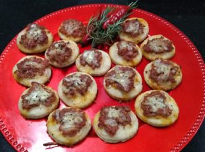 Mini Pizza Calabresa Filé Alho Poró